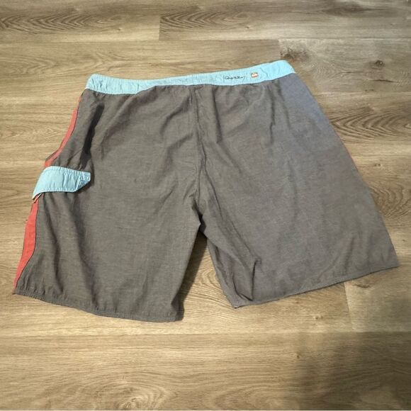 Men's Quiksilver Gray Swimsuit Board Shorts with Blue Accents - Picture 6 of 7